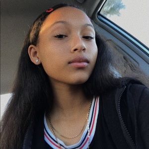 Meet your Posher, Adrianna